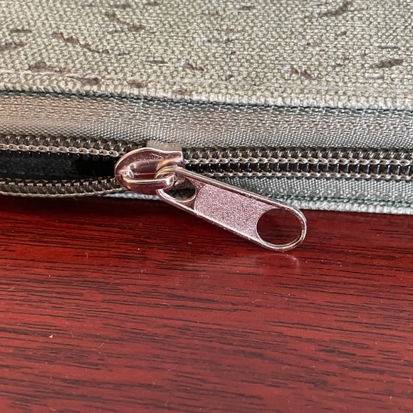 NWT Men’s Strength for Today Devotional Book - Green Cover - Christmas Gift - Picture 5 of 5